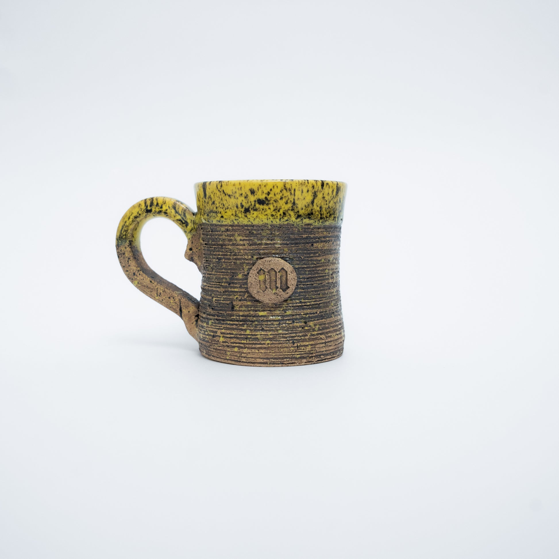 Caneca Feita a Mão Cerâmica Marfim Amarelo Mith