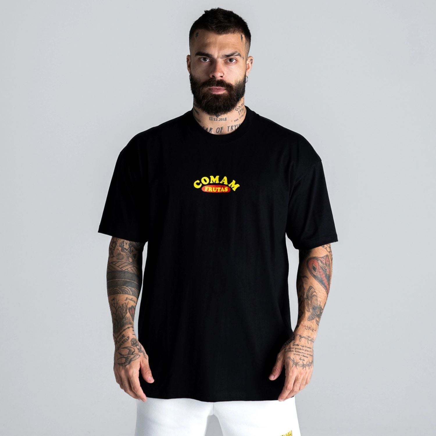 Camiseta Comam Frutas Morango Preta
