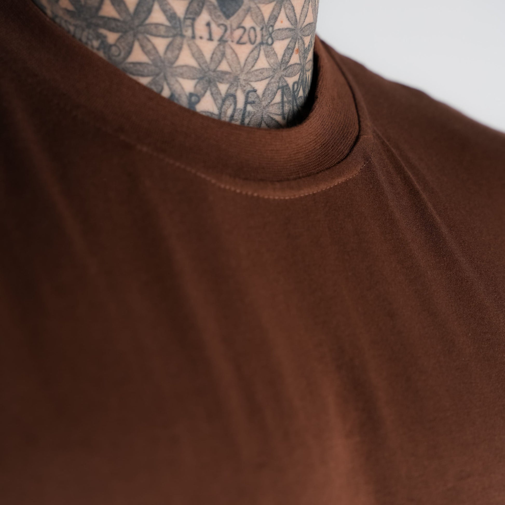 Camiseta Oversized Mark Marrom Mith