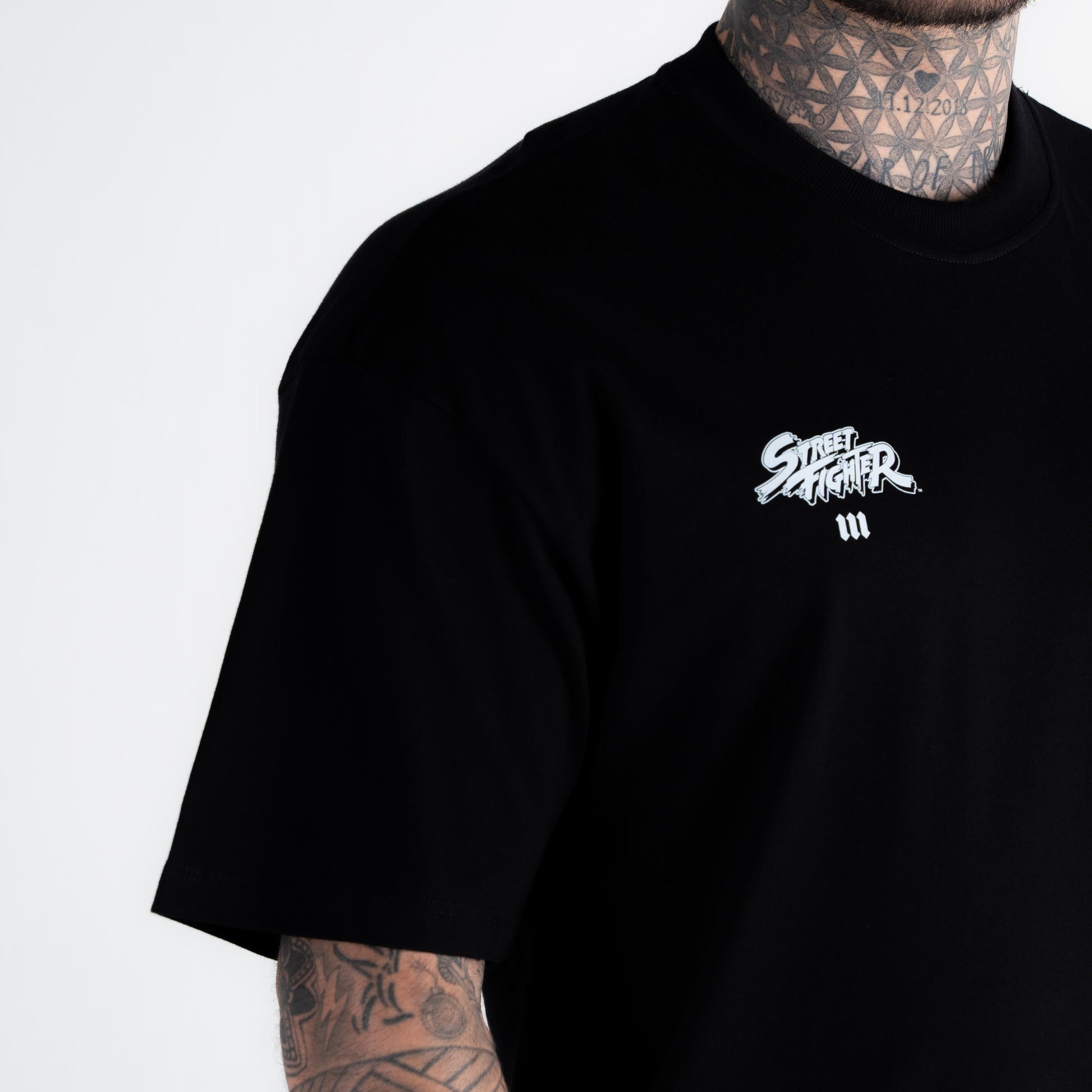 Camiseta Oversized Street Fighter Akuma Aesthetics Preto