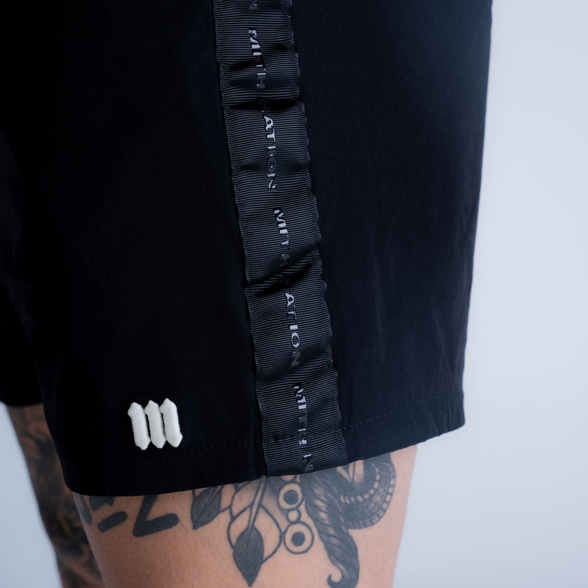 Shorts de Tactel Stripes Mith Nation Preto