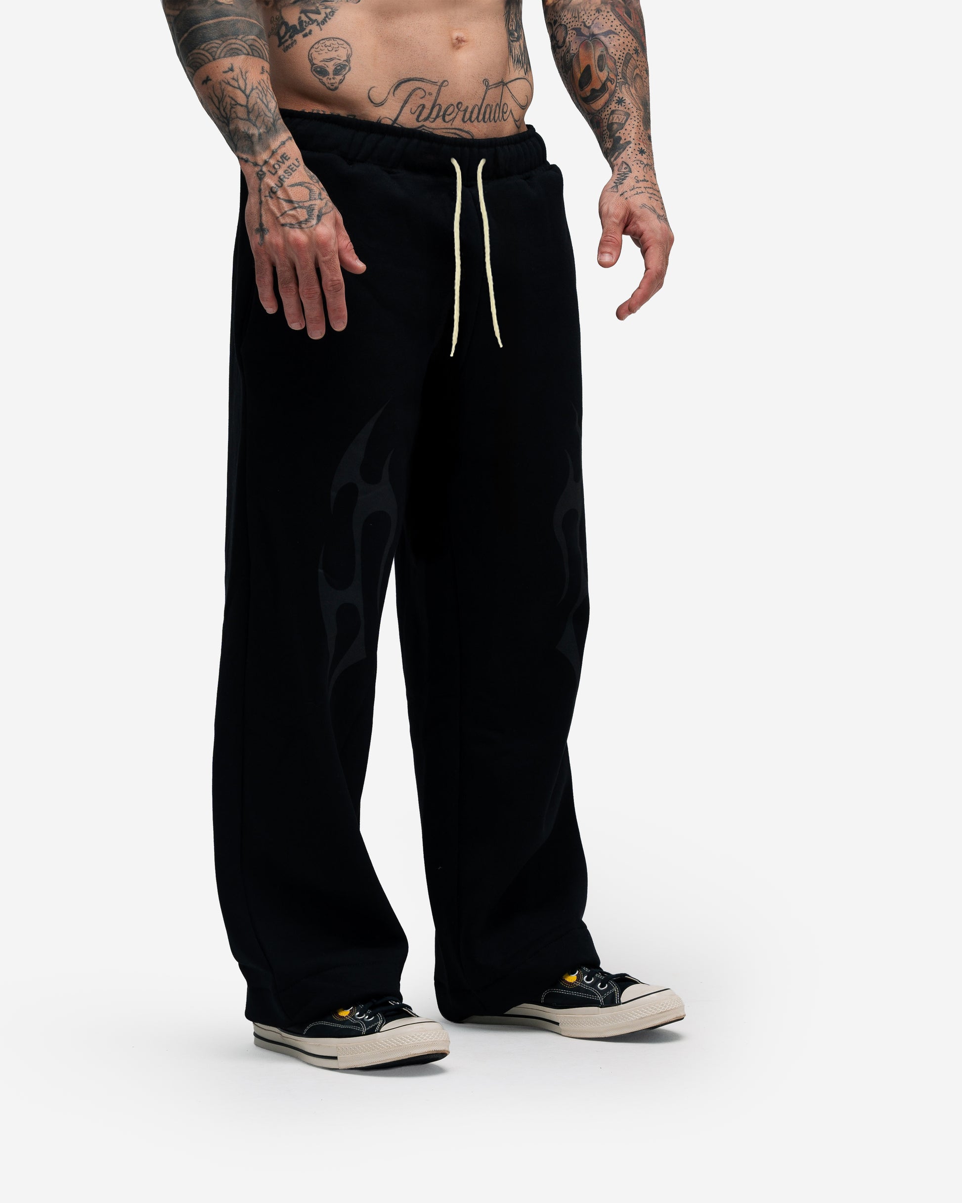Calça de Moletom Oversized Reta Mith Comam Frutas Flame Preto