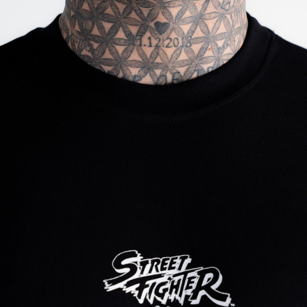 Camiseta Oversized Street Fighter Logo Line Preto