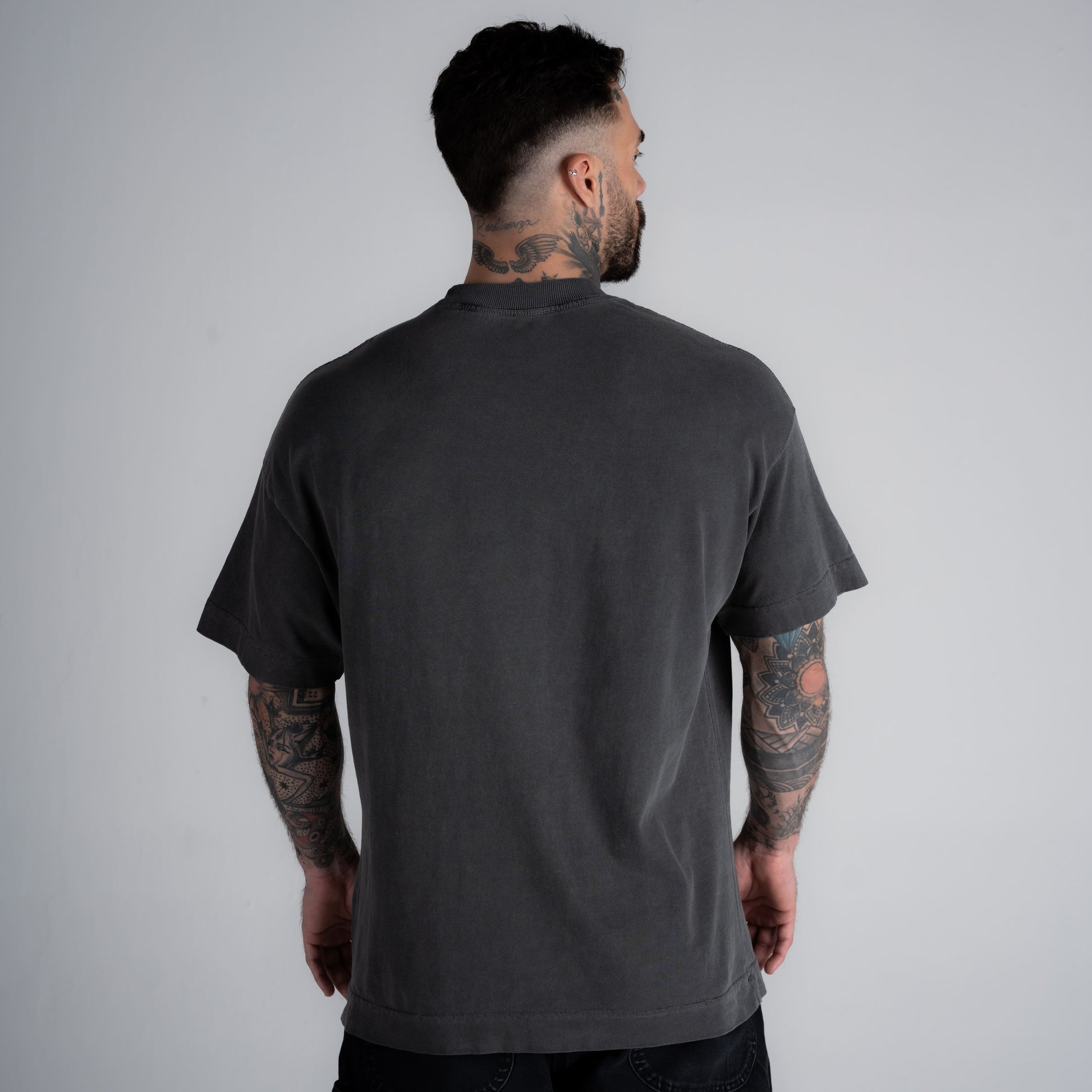 Camiseta Oversized Estonada Rings On Fingers Cinza