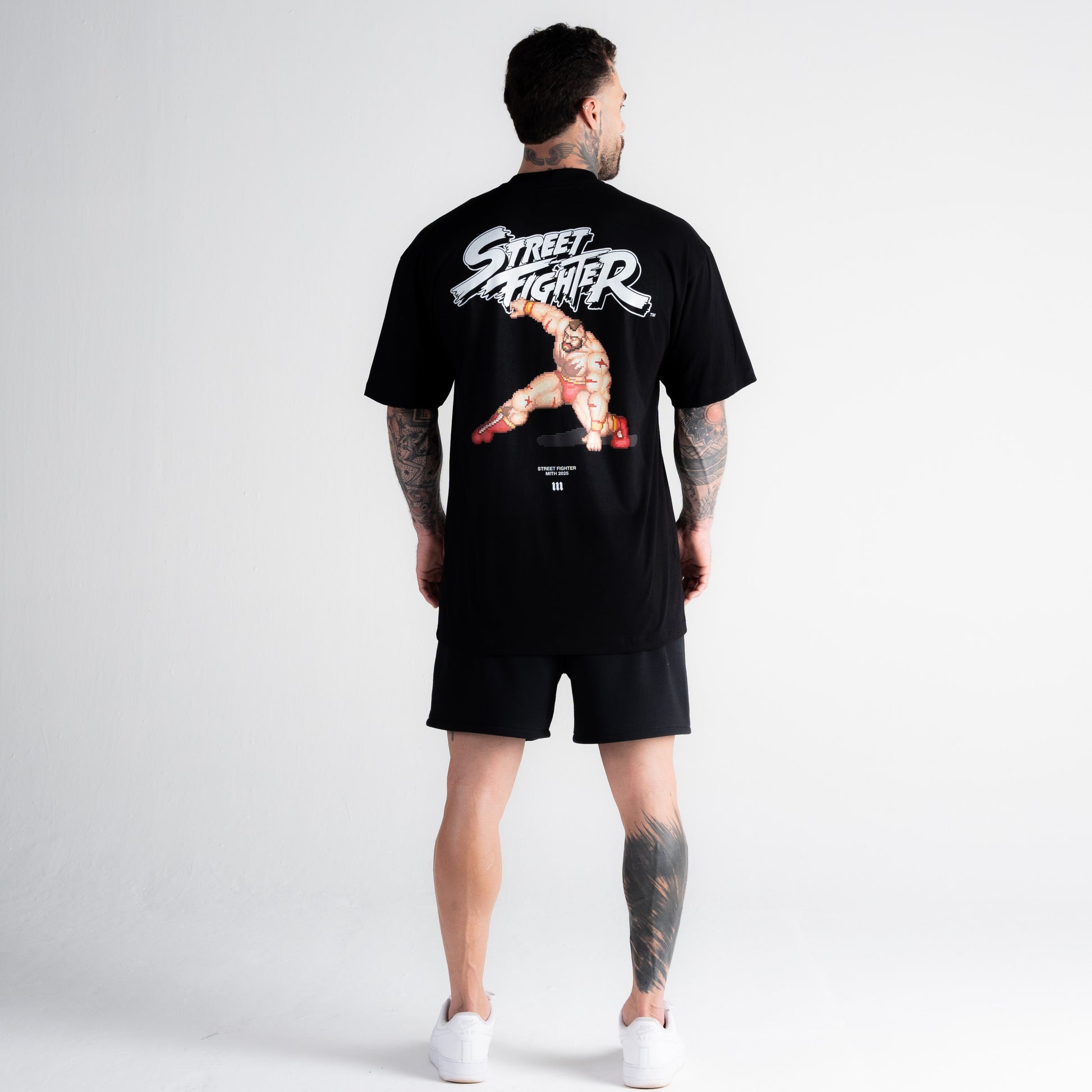 Camiseta Oversized Street Fighter Zangief Preto