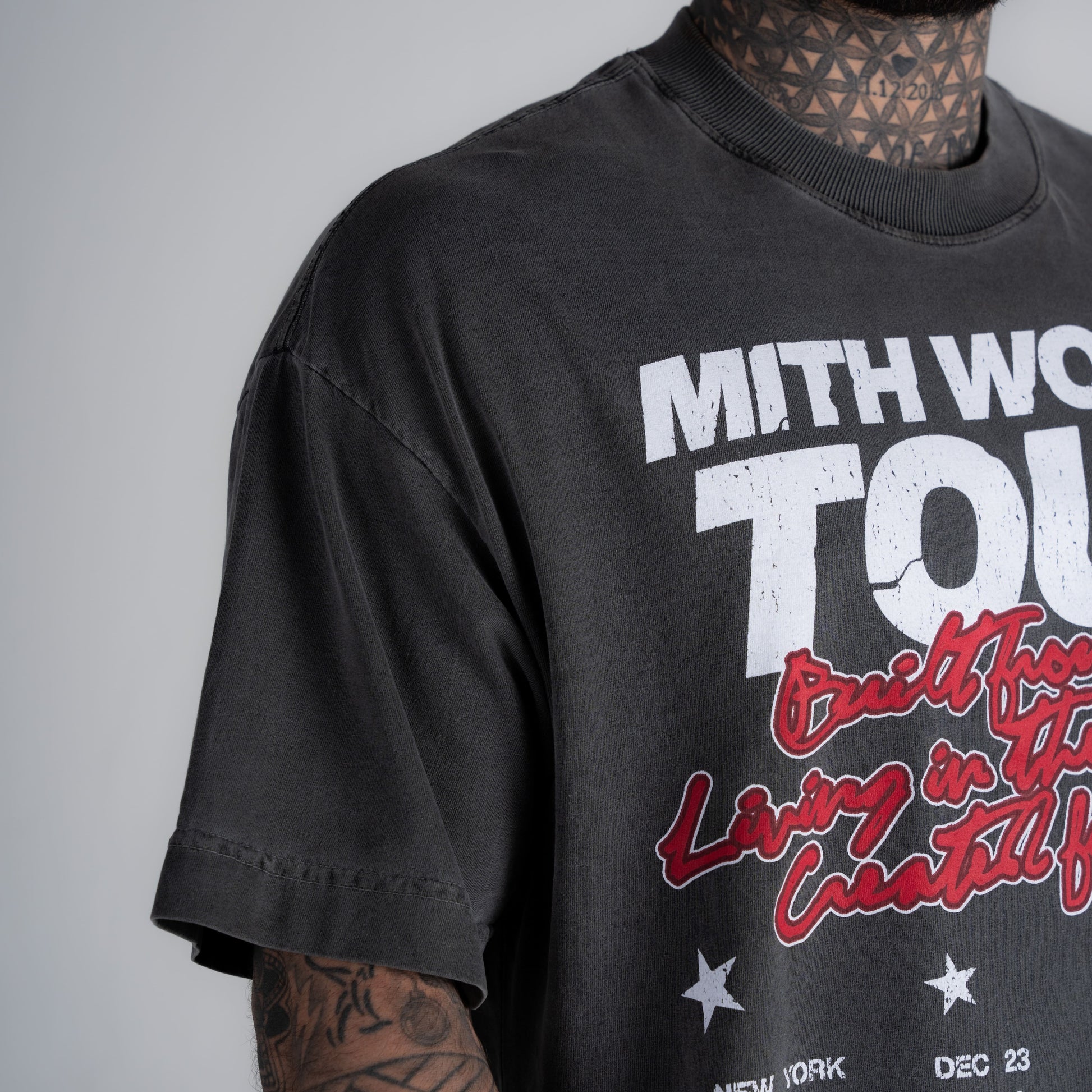 Camiseta Box Estonada Mith Tour Cinza