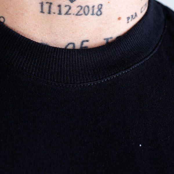 Camiseta Oversized Mith Nation Adornment Preto