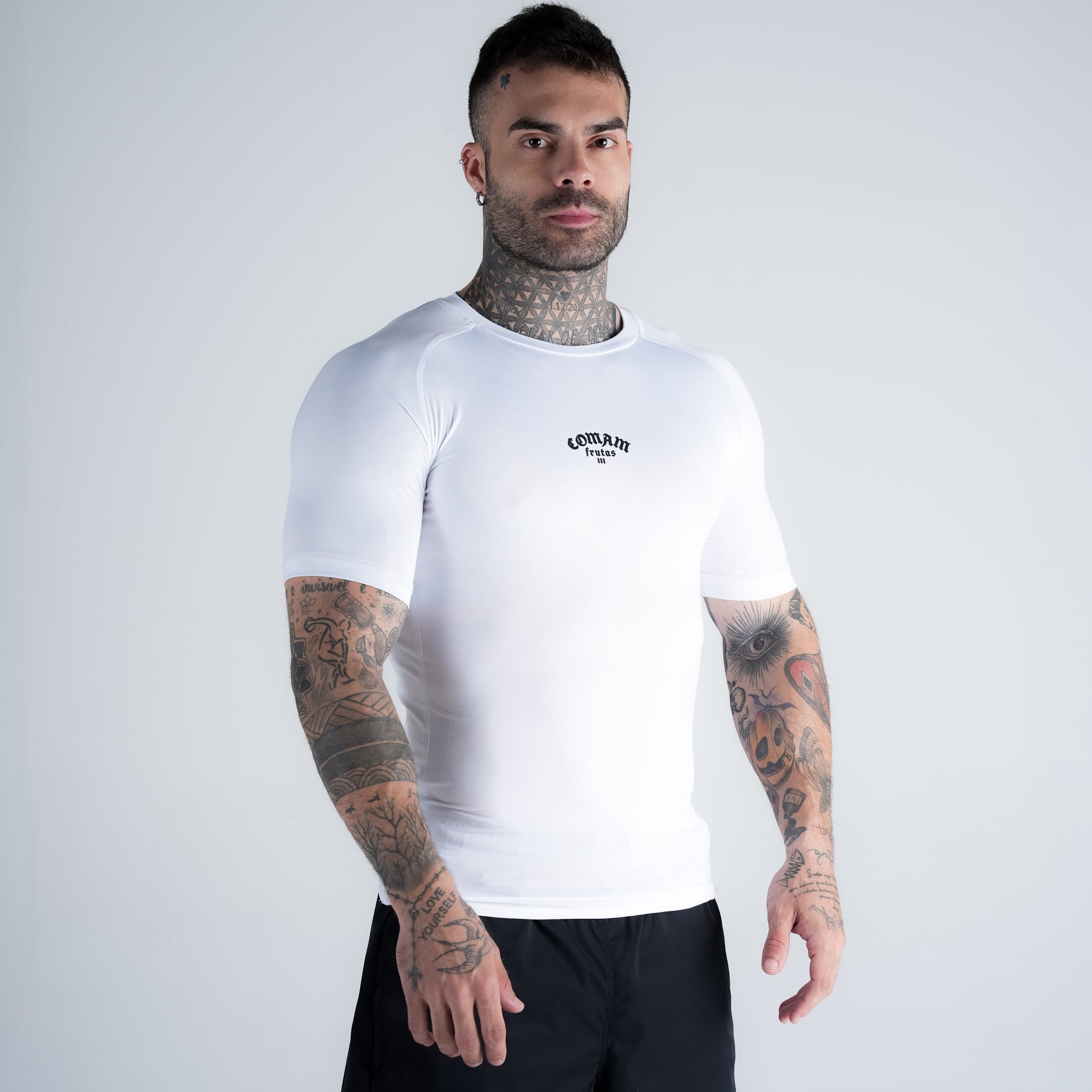 RashGuard Mith Comam Frutas Fight Or Die Branco
