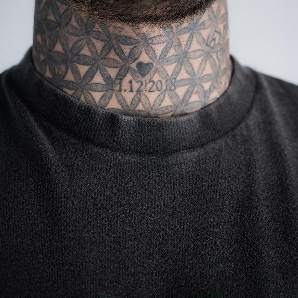 Camiseta Oversized Estonada Comam Frutas Burger Preto