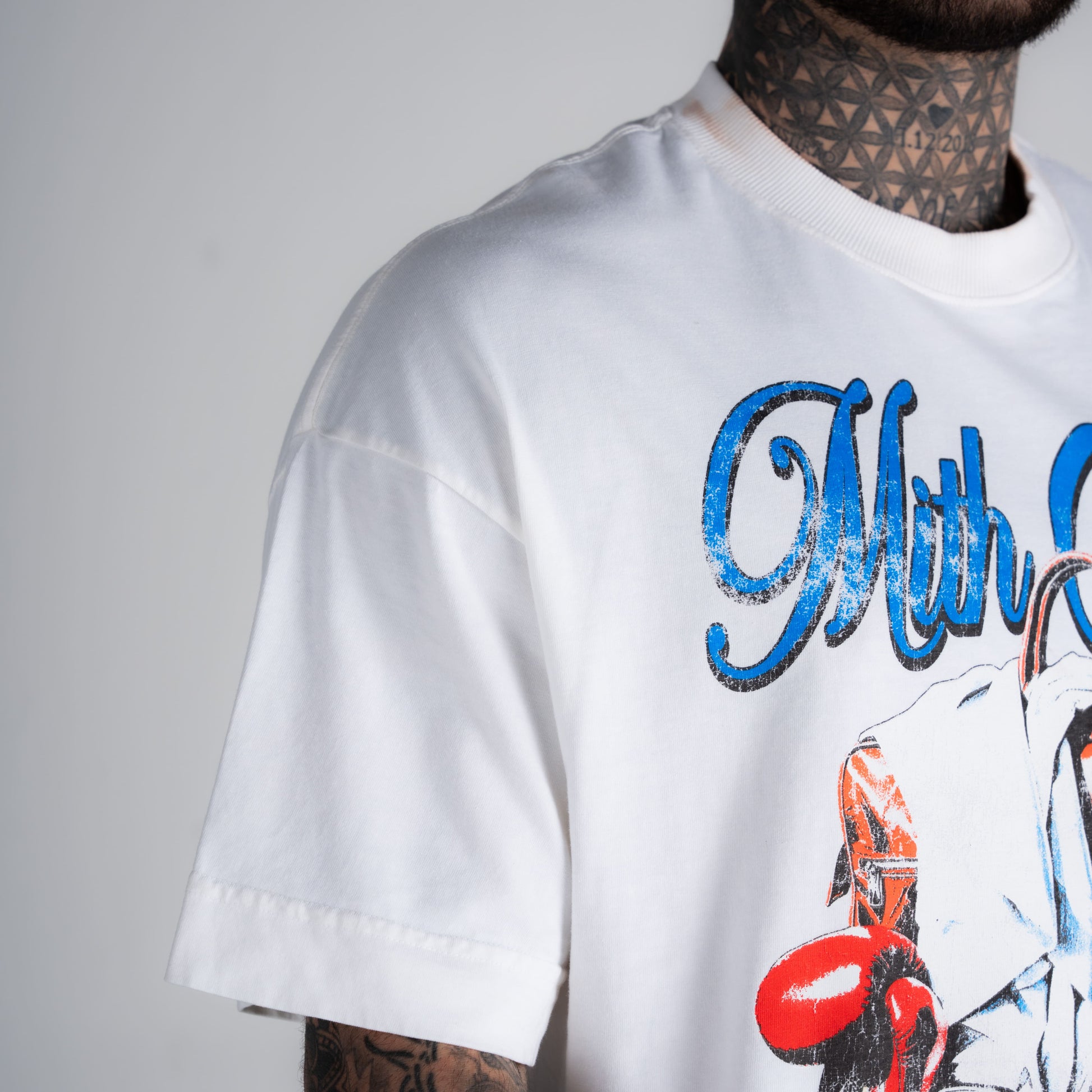 Camiseta Oversized Born To Be Aesthetics Off White
