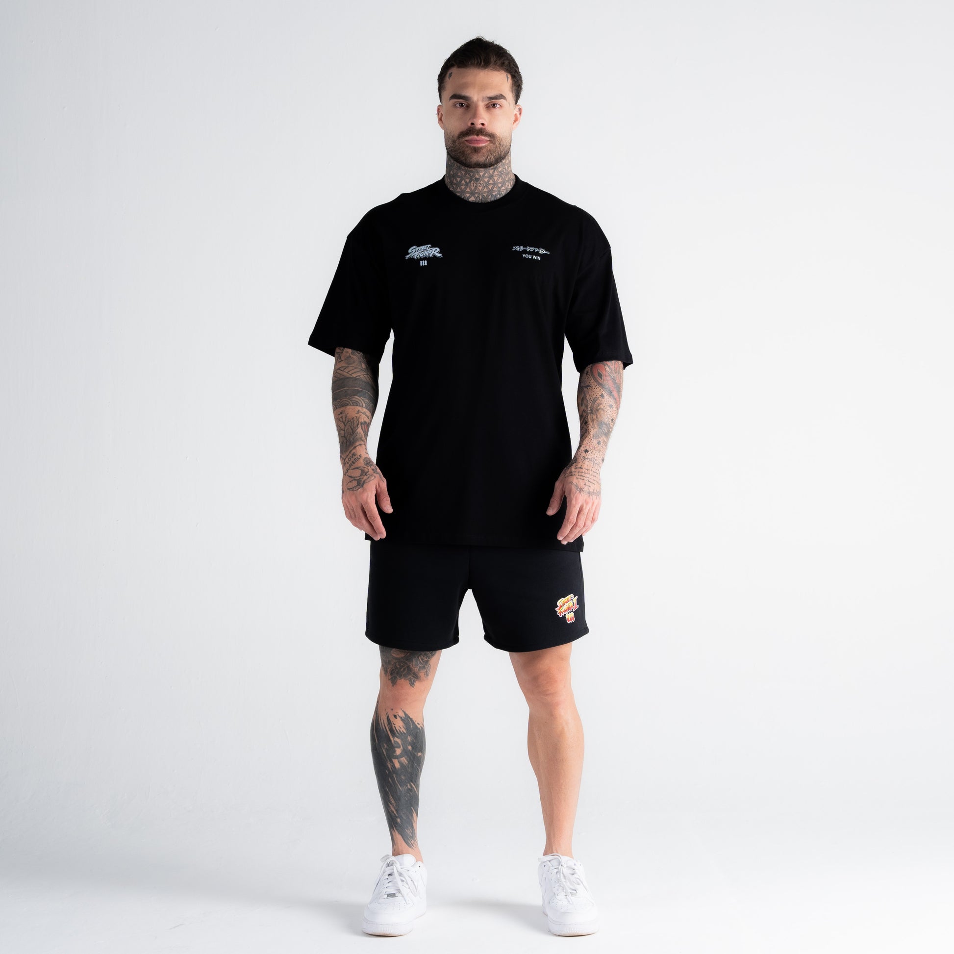 Camiseta Oversized Street Fighter Akuma Aesthetics Preto