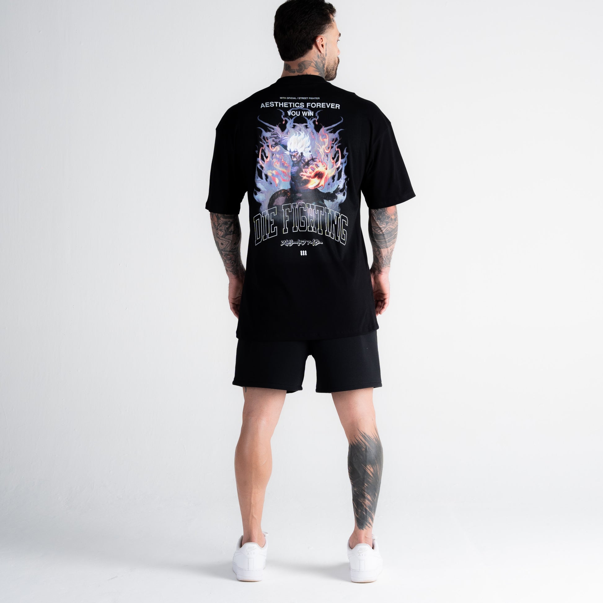 Camiseta Oversized Street Fighter Akuma Aesthetics Preto