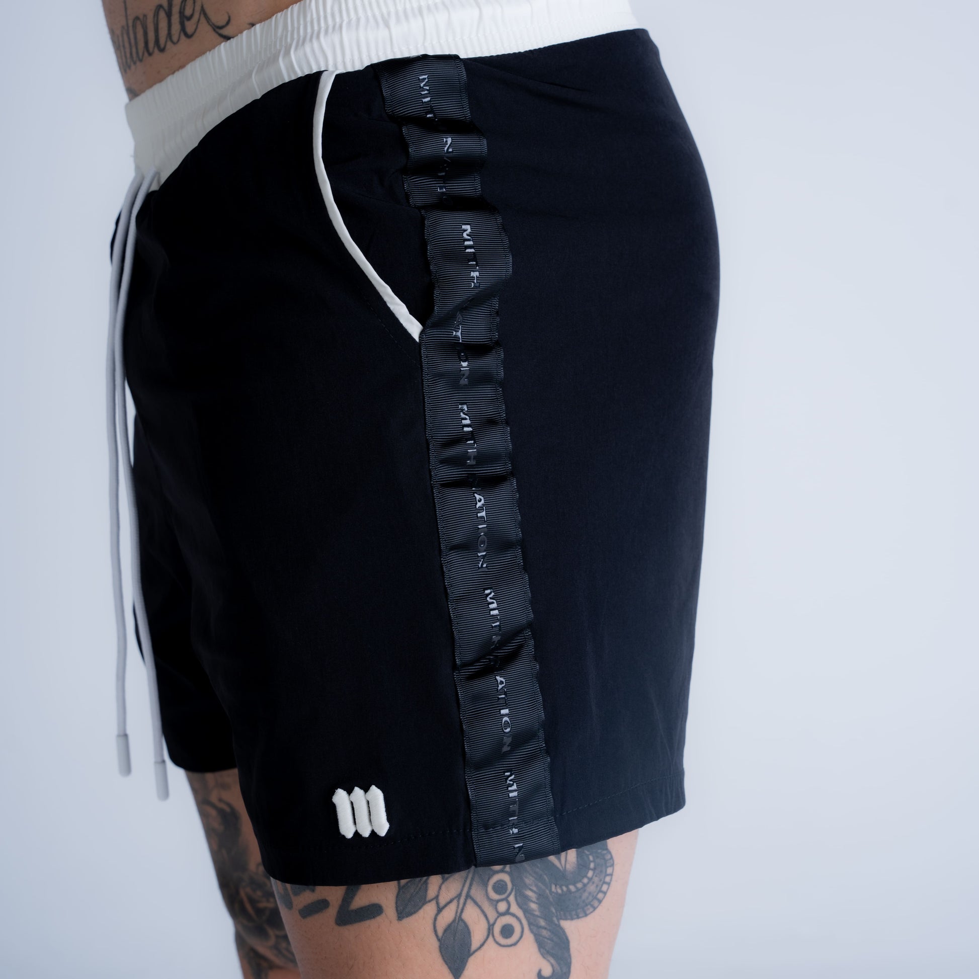 Shorts de Tactel Stripes Mith Nation Preto