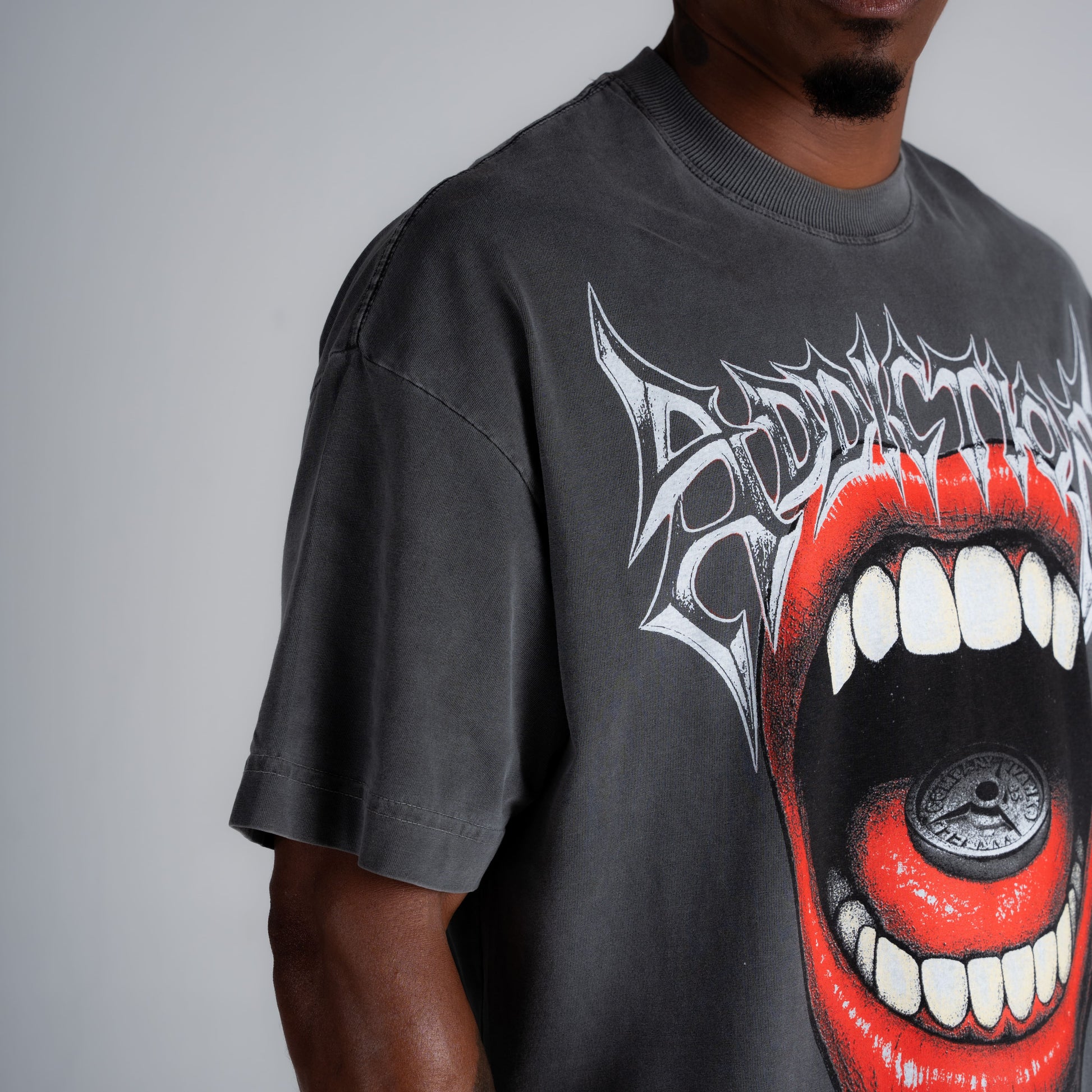 Camiseta Oversized Estonada Addiction Cinza