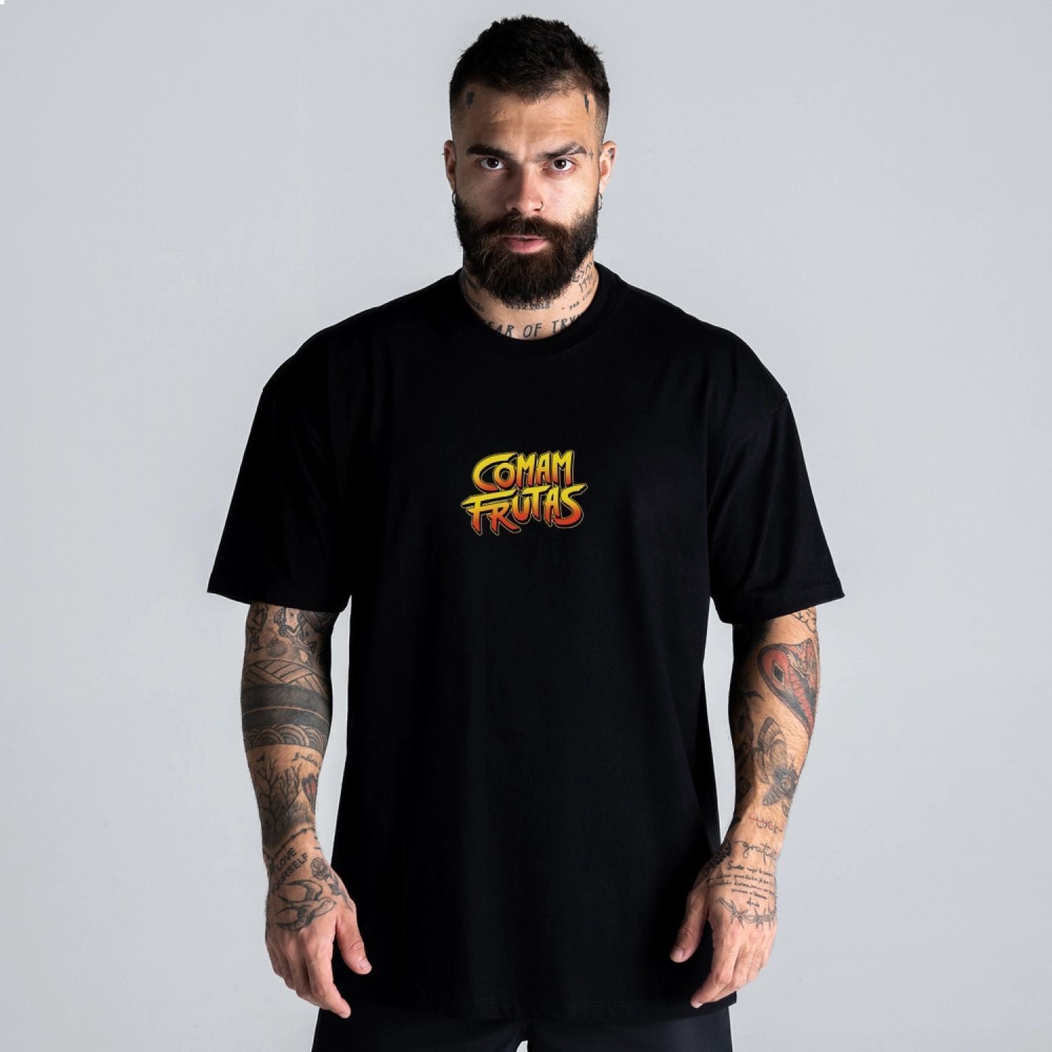 Camiseta Oversized Comam Frutas Fruit Fighters Preto