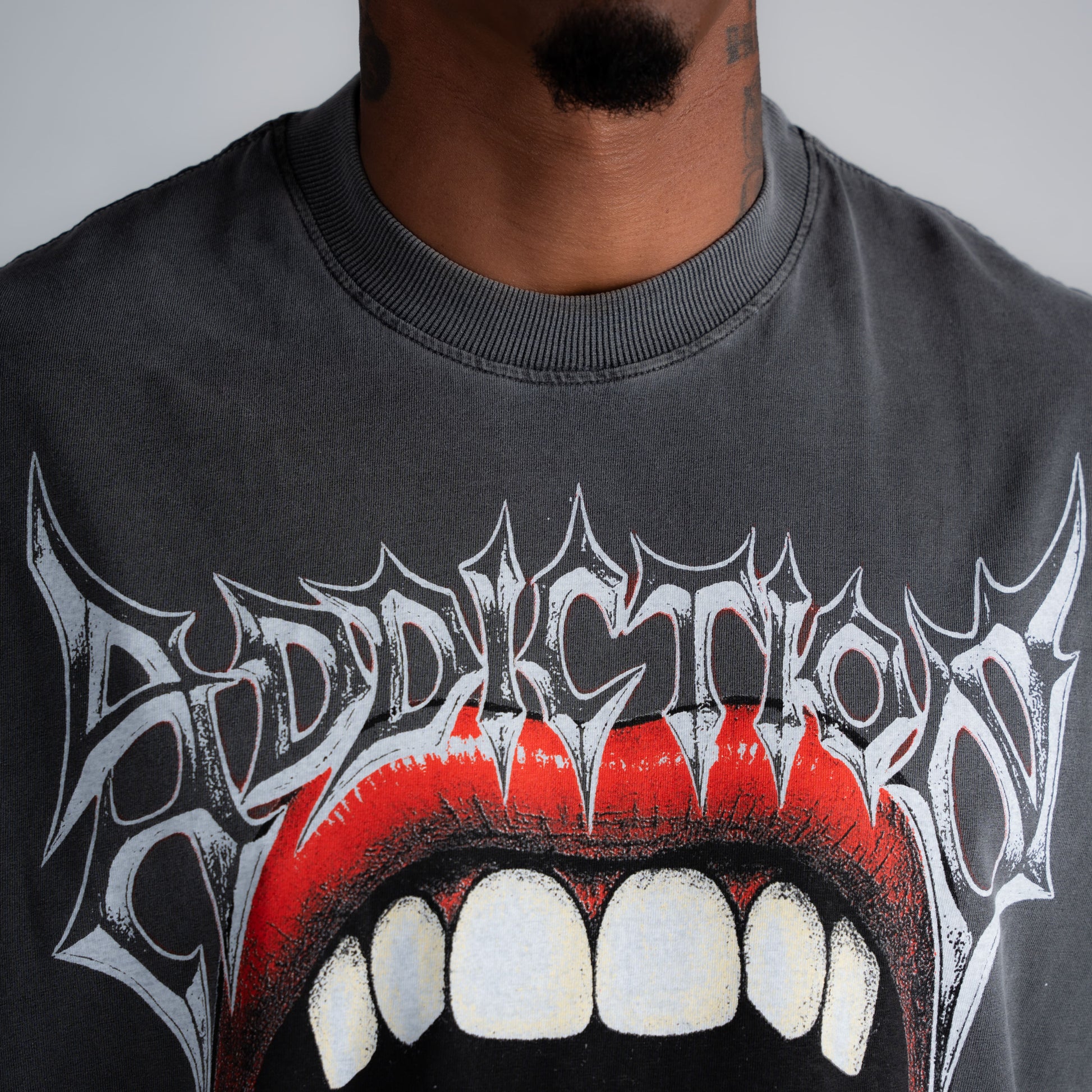 Camiseta Oversized Estonada Addiction Cinza
