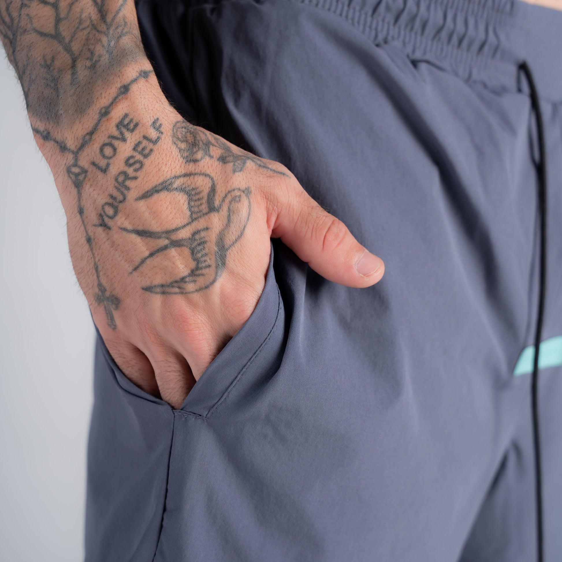 Shorts de Tactel Mith Aesthetics Cinza