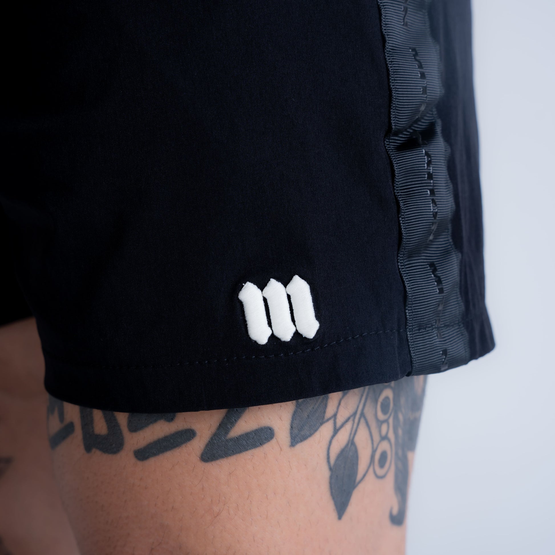 Shorts de Tactel Stripes Mith Nation Preto