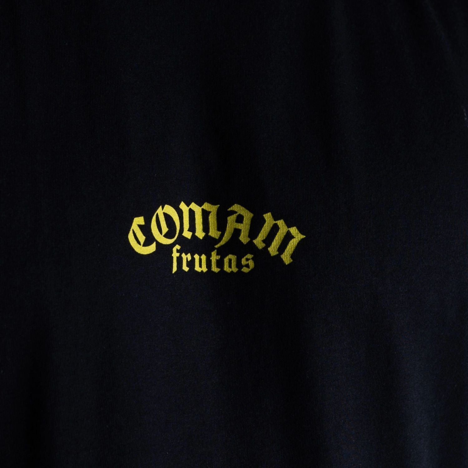 Camiseta Oversized Comam Frutas Abacaxi Preta