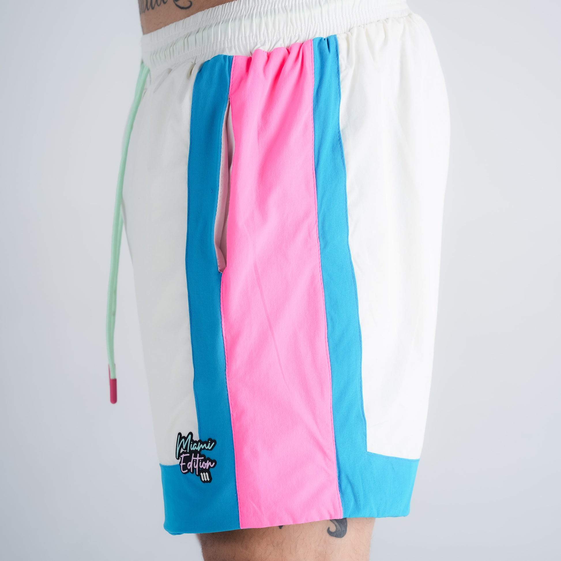 Shorts Curto Tactel Comam Frutas Miami Edition Off White