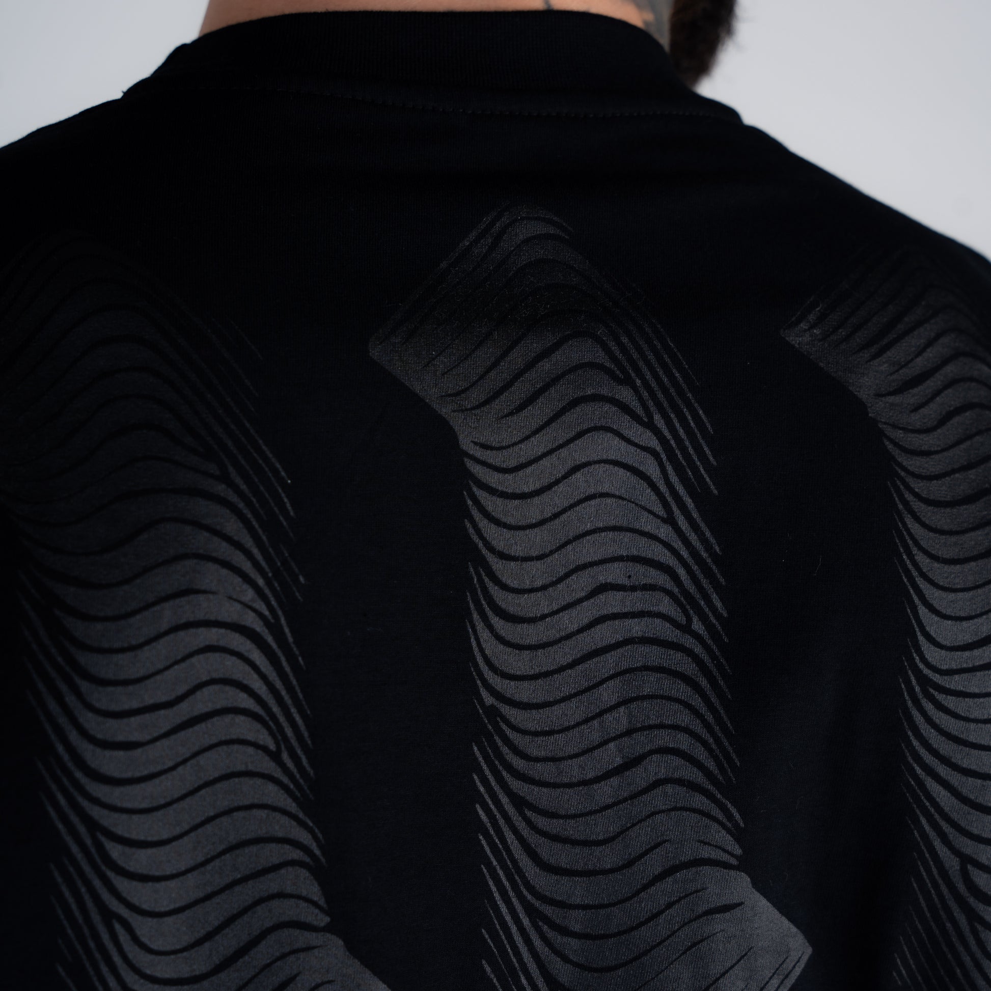 Camiseta Oversized Mith Nation Black Graphic Preto