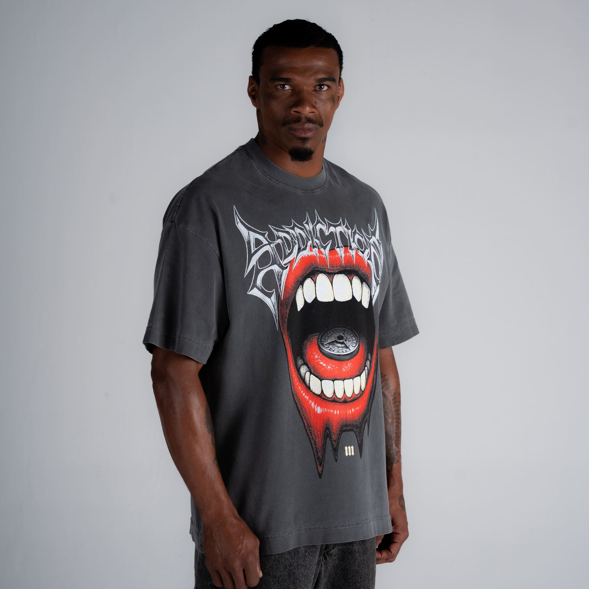 Camiseta Oversized Estonada Addiction Cinza