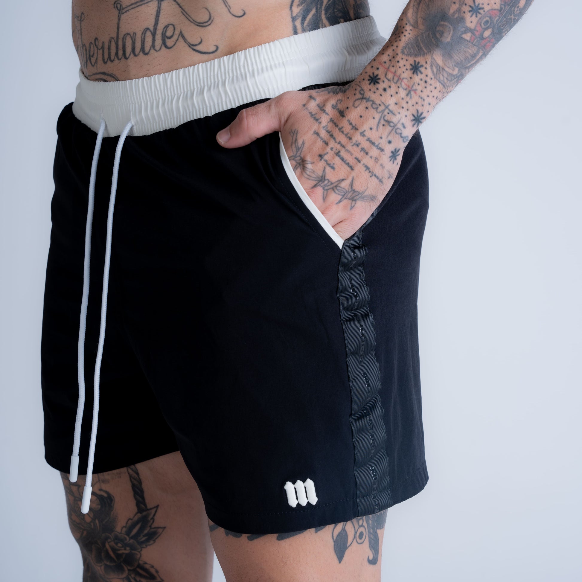 Shorts de Tactel Stripes Mith Nation Preto