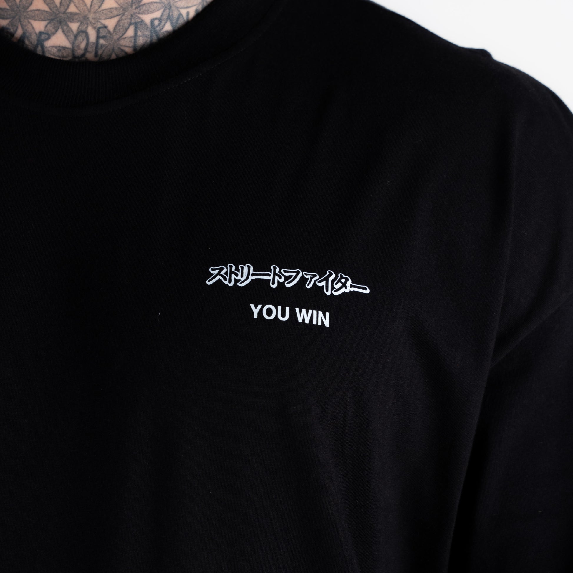 Camiseta Oversized Street Fighter Akuma Aesthetics Preto