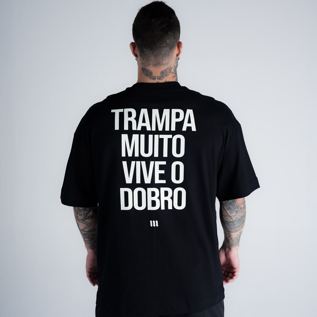 Camiseta Oversized Comam Frutas Trampa Muito Preto