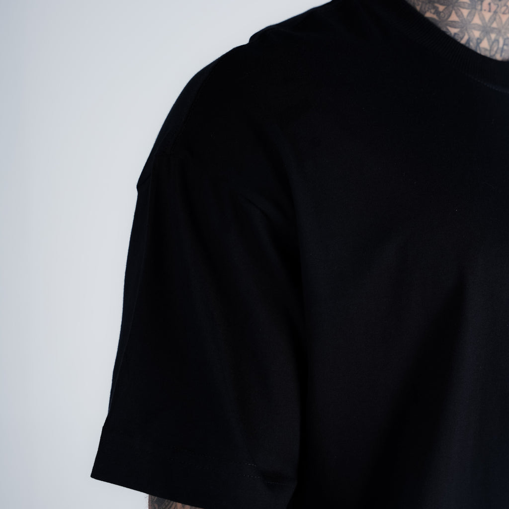 Camiseta Oversized Comam Frutas Trampa Muito Preto