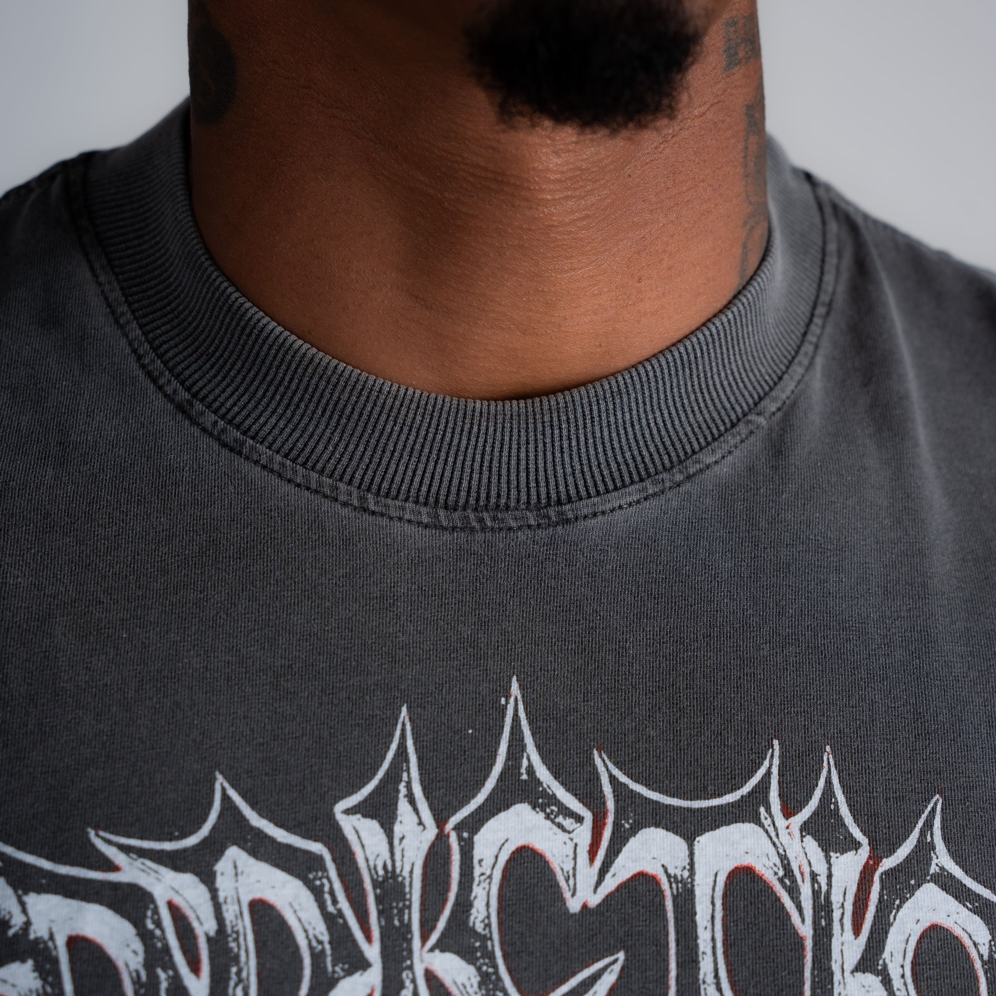 Camiseta Oversized Estonada Addiction Cinza