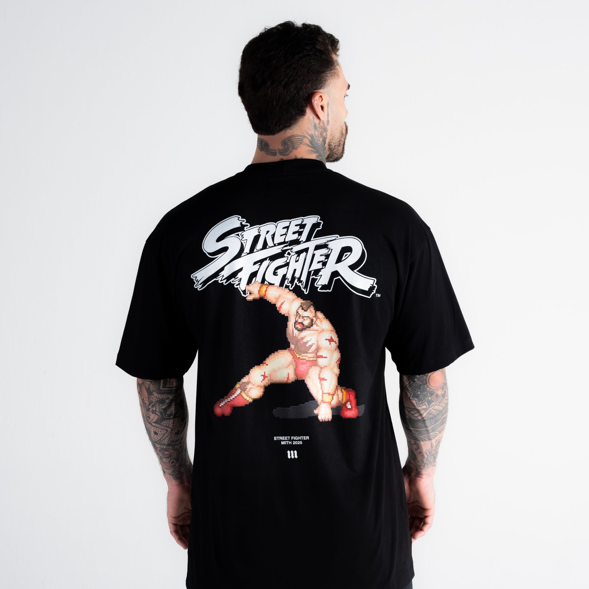 Camiseta Oversized Street Fighter Zangief Preto