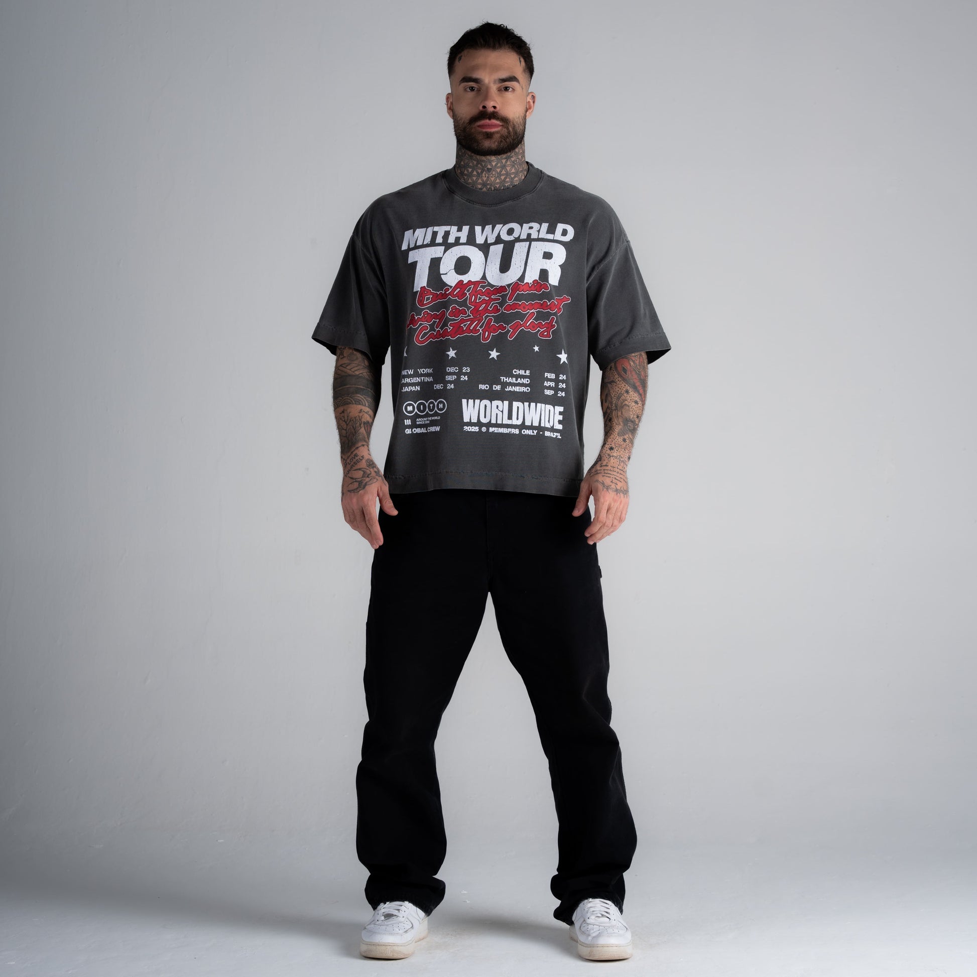 Camiseta Box Estonada Mith Tour Cinza