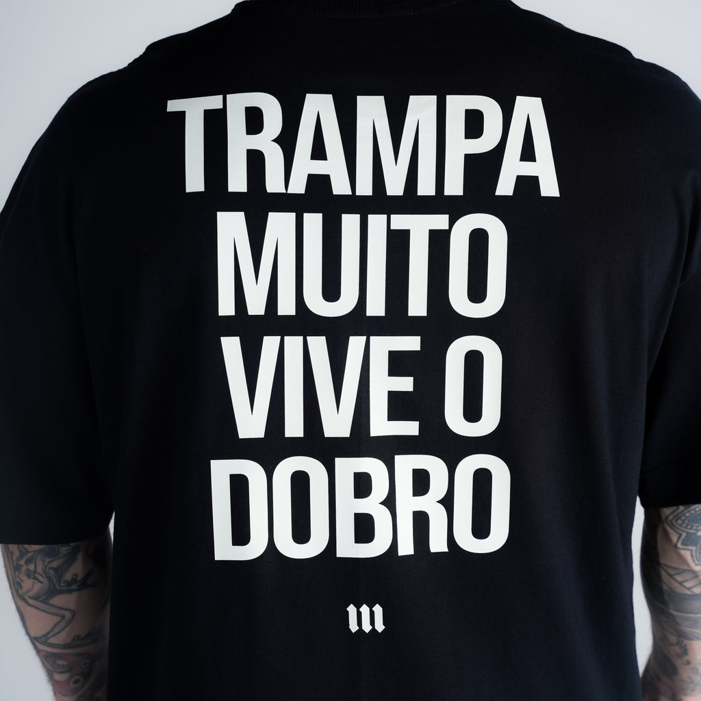 Camiseta Oversized Comam Frutas Trampa Muito Preto