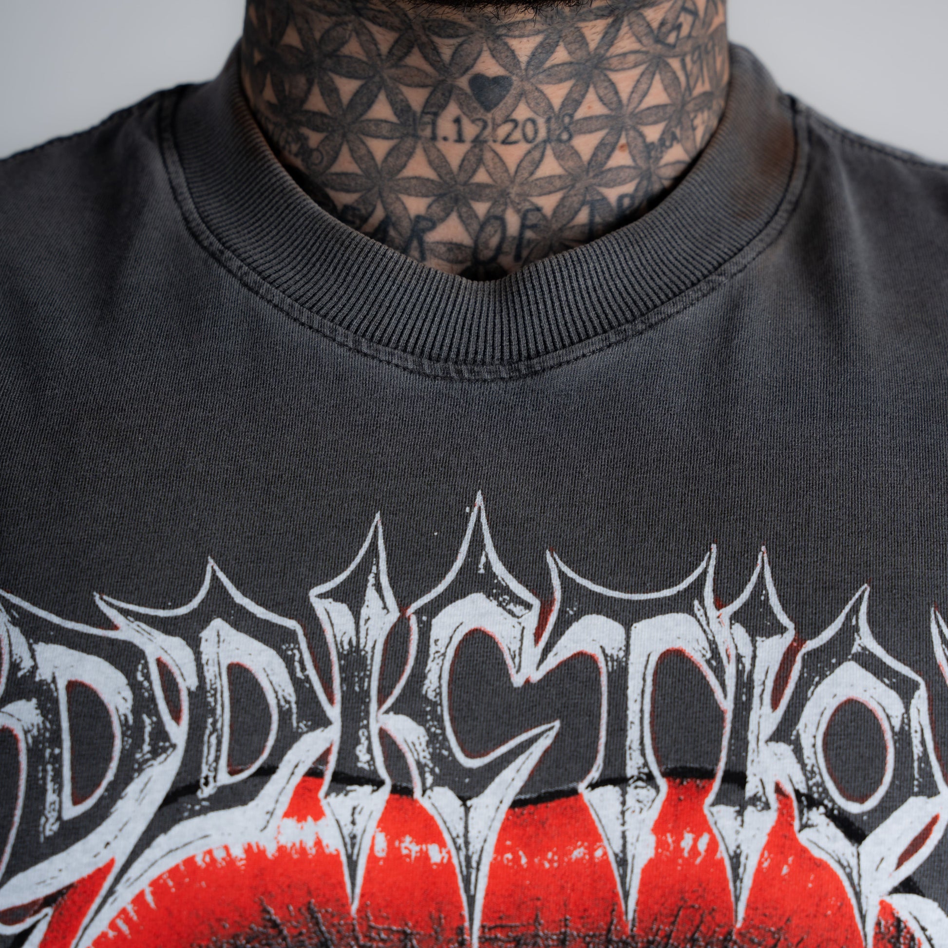 Camiseta Oversized Estonada Addiction Cinza