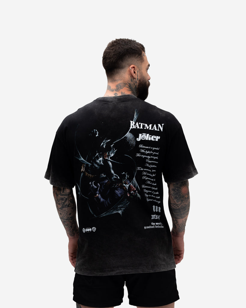 Camiseta <strong>Oversized Estonada Premium </strong>Mith X Batman Vs. Joker Preto