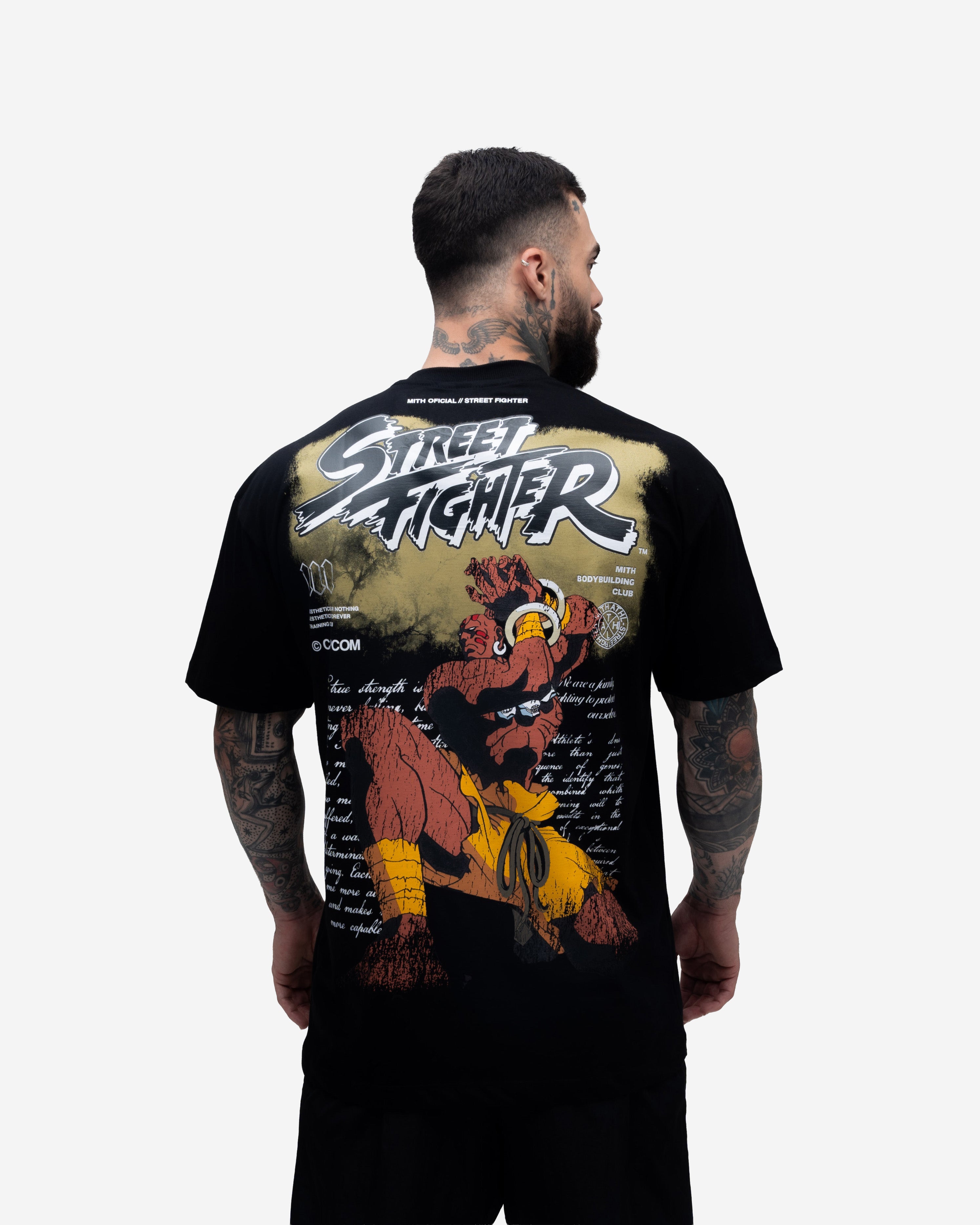 m_hm☆ Camiseta Oversized Mith Street Fighter Dhalsim Preto