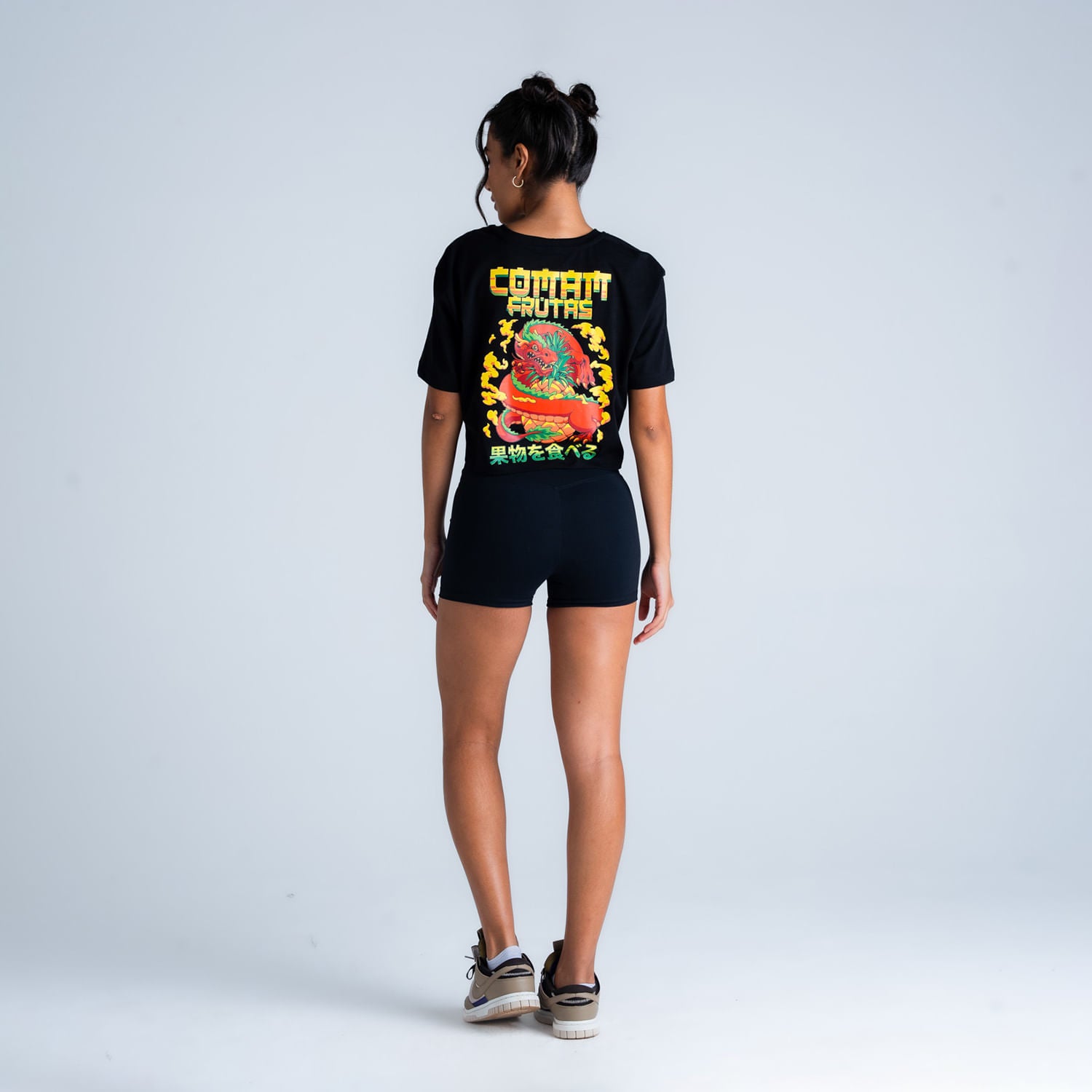 Cropped Estonado Comam Frutas Dragão Preto