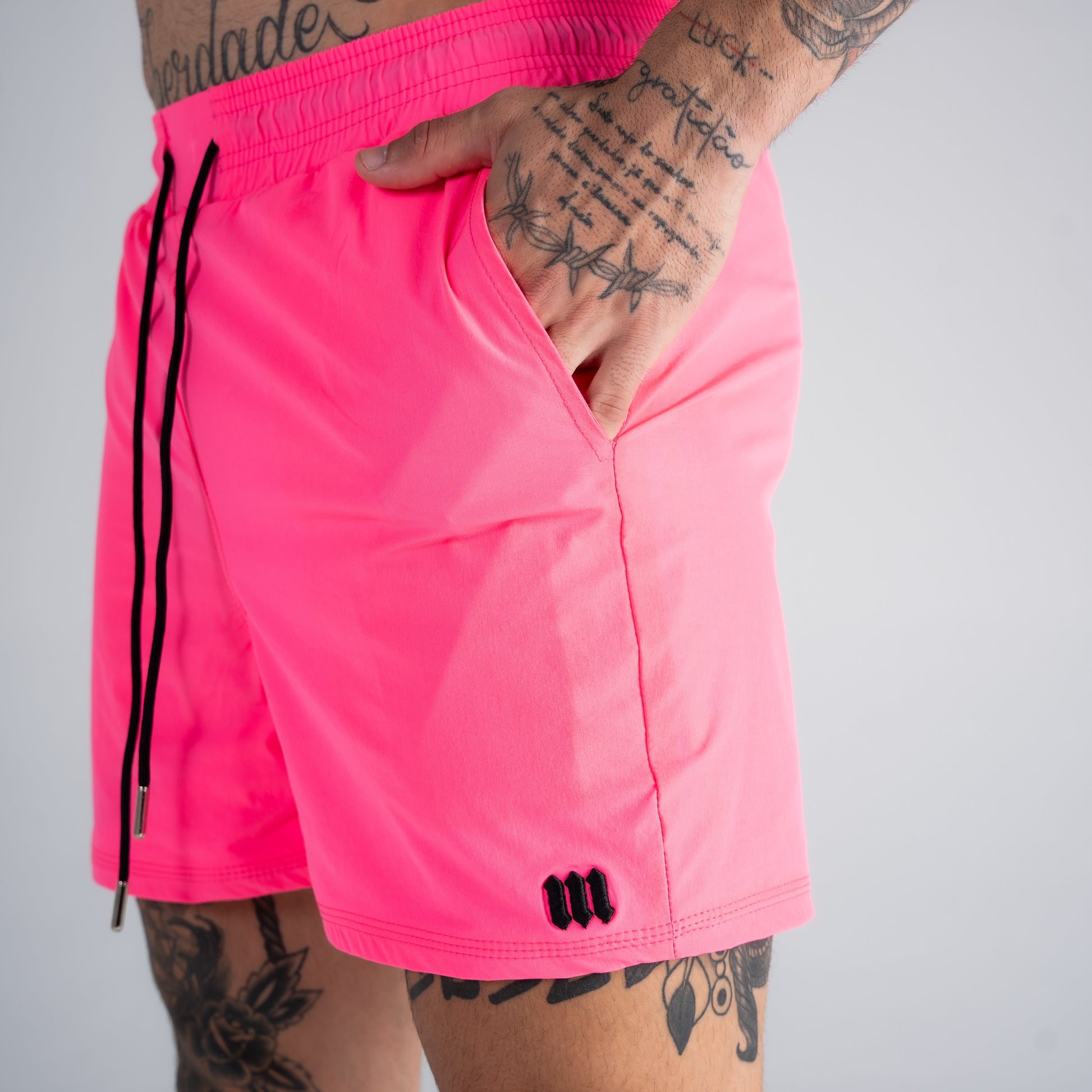 Shorts Curto de Tactel Mith Nation Pink Vibrante