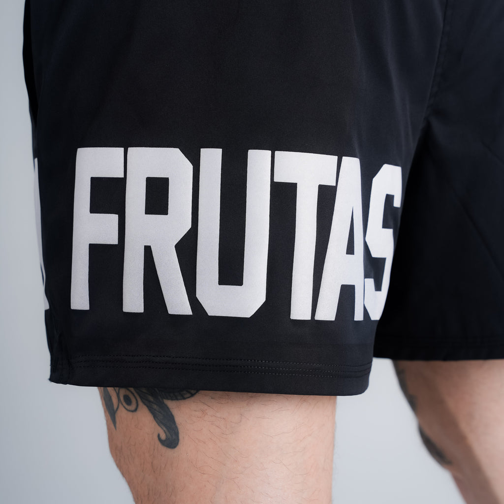 Shorts Curto Tactel Comam Frutas Write Preto