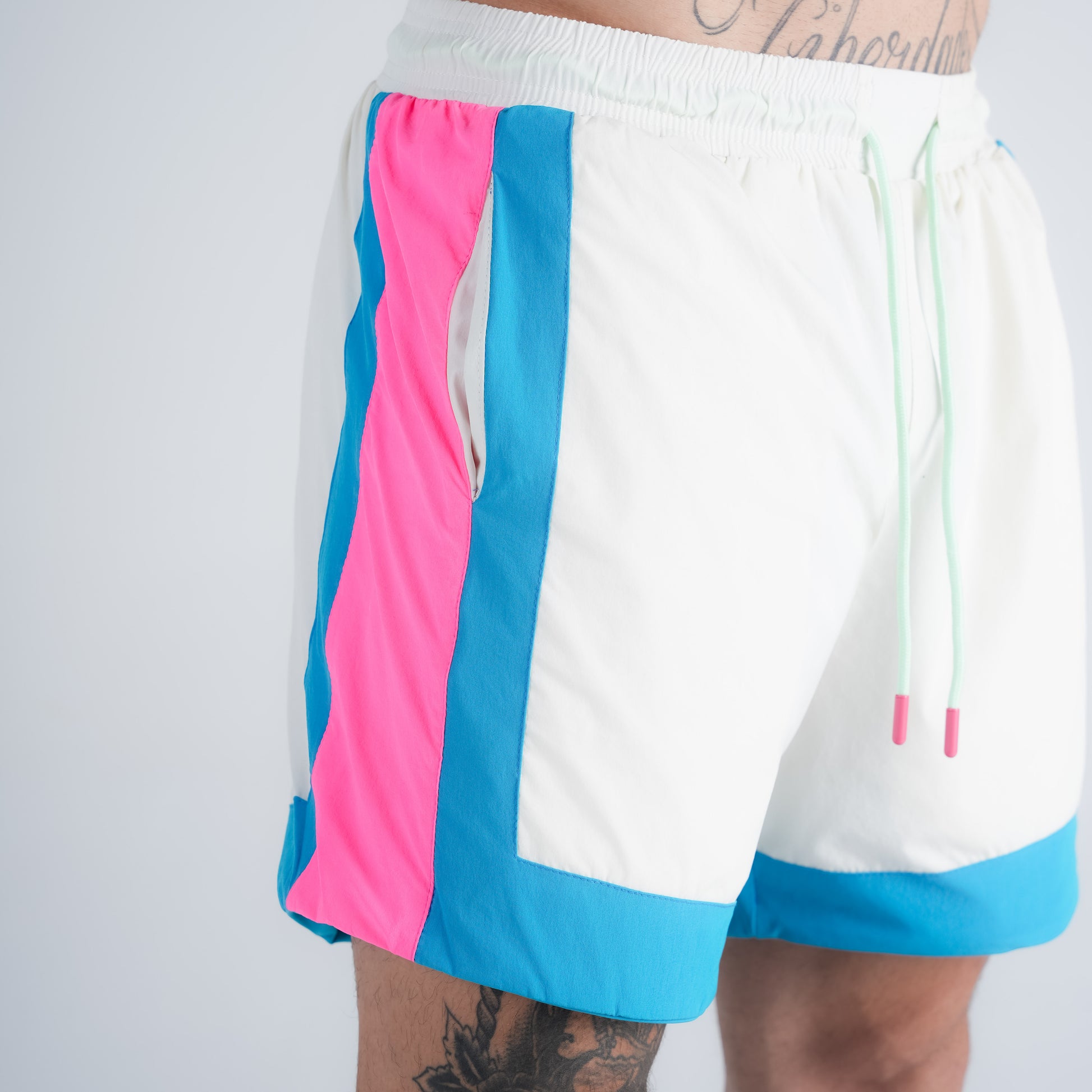 Shorts Curto Tactel Comam Frutas Miami Edition Off White