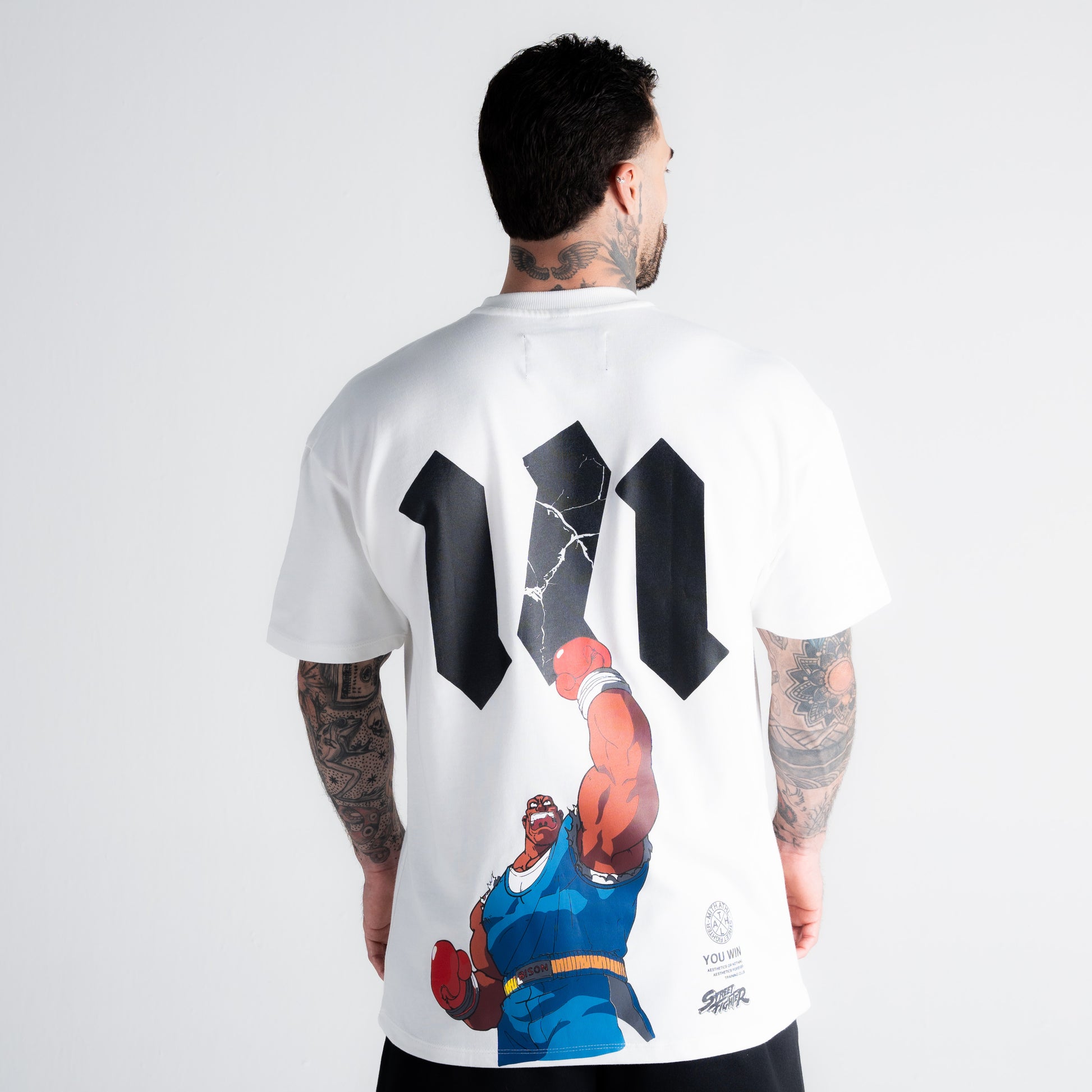 Camiseta Oversized Street Fighter Balrog Off White