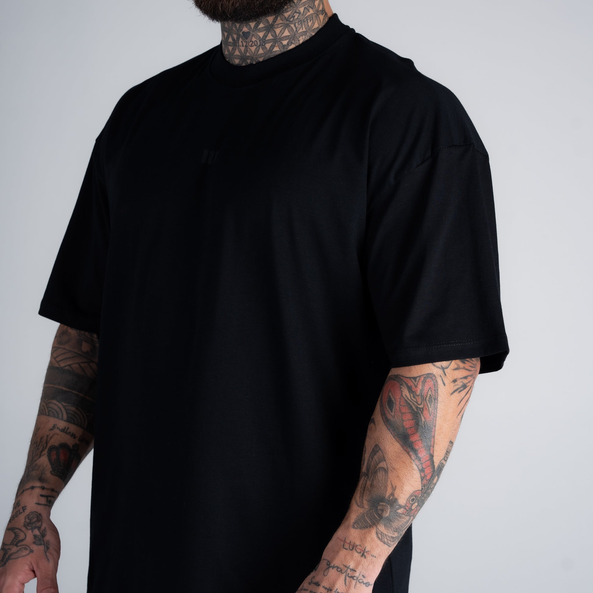Camiseta Oversized Mith Nation Black Graphic Preto