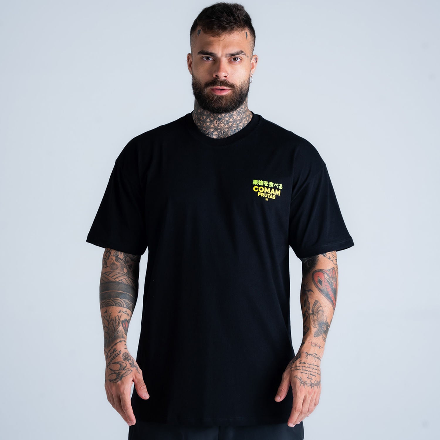Camiseta Oversized Comam Frutas Tiger Preto