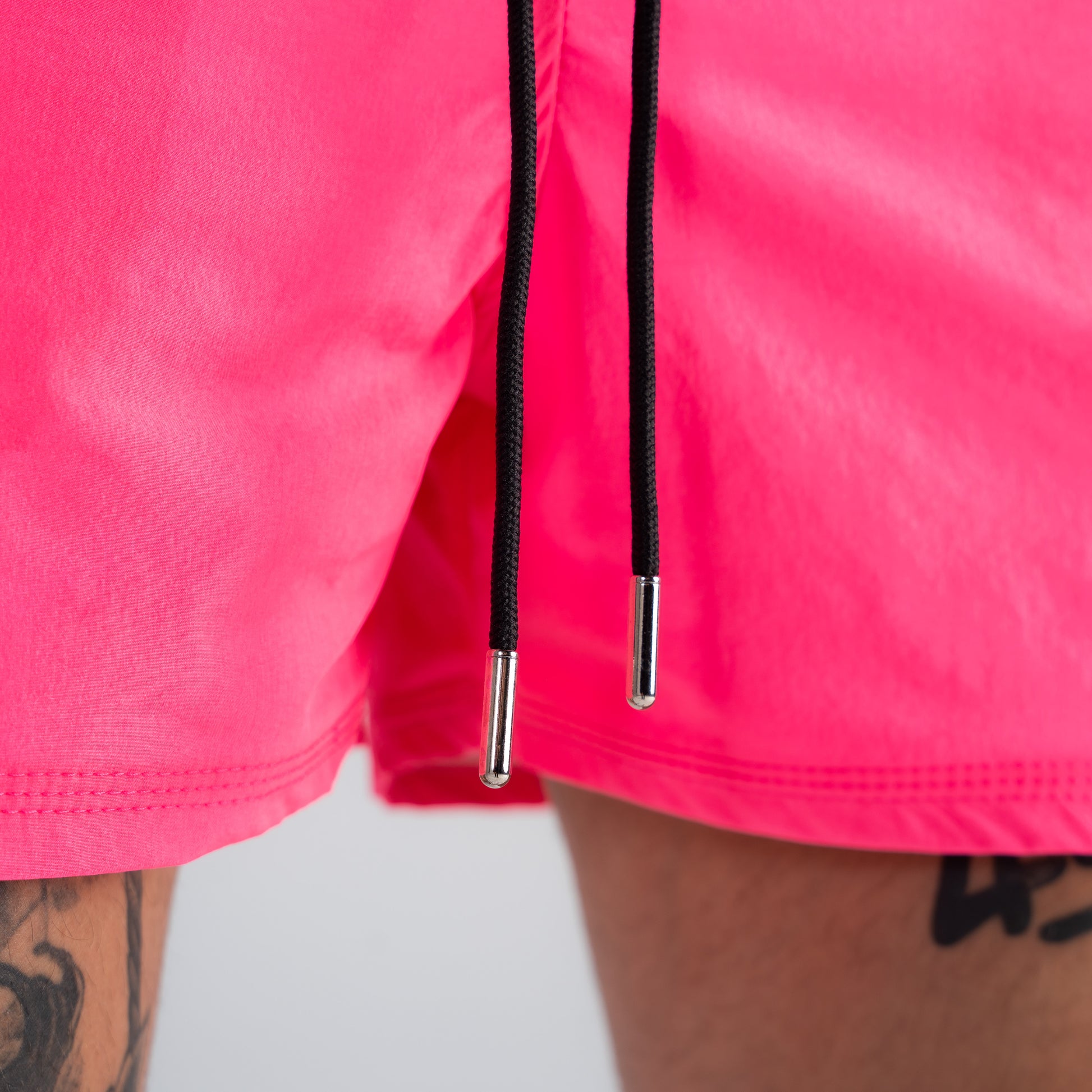 Shorts Curto de Tactel Mith Nation Pink Vibrante