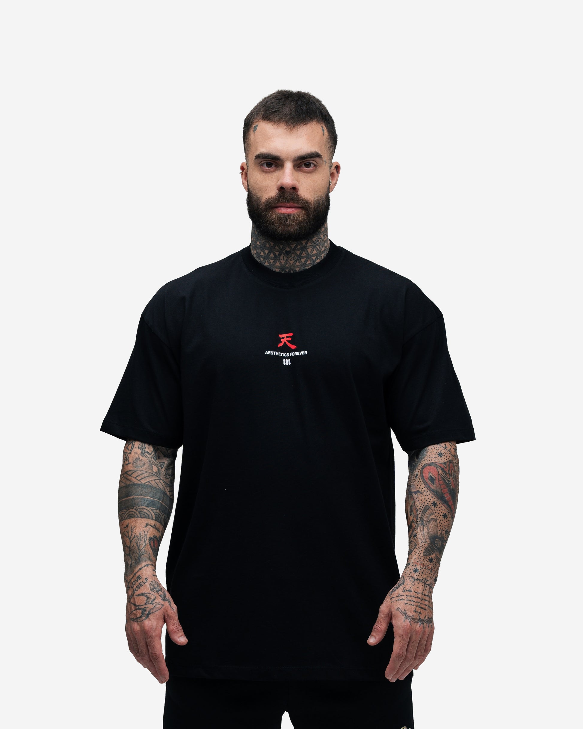 Camiseta Oversized Street Fighter Akuma Aesthetics Mono Preto