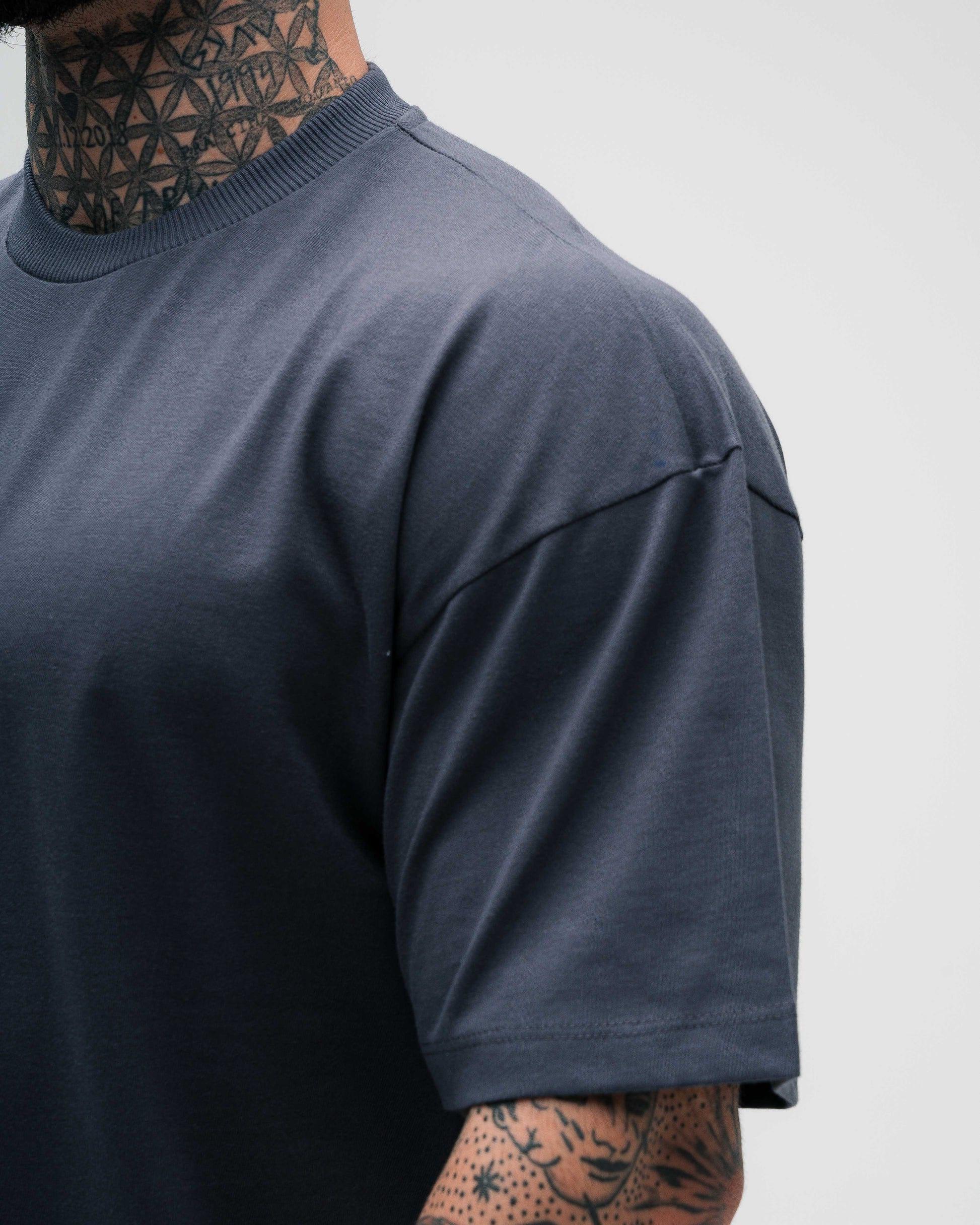 Camiseta Oversized Heavy Chumbo Mith Nation Logo