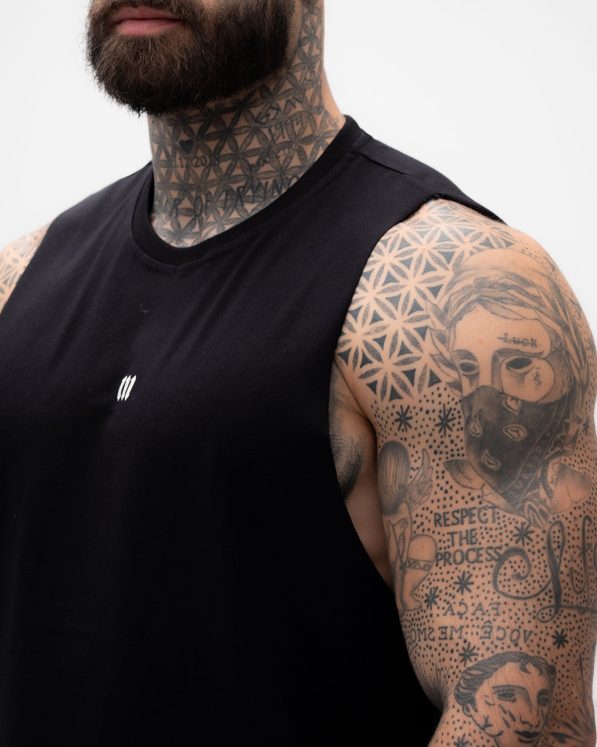 Regata Cut Off Treino Preto Mith Nation Doodle Grid