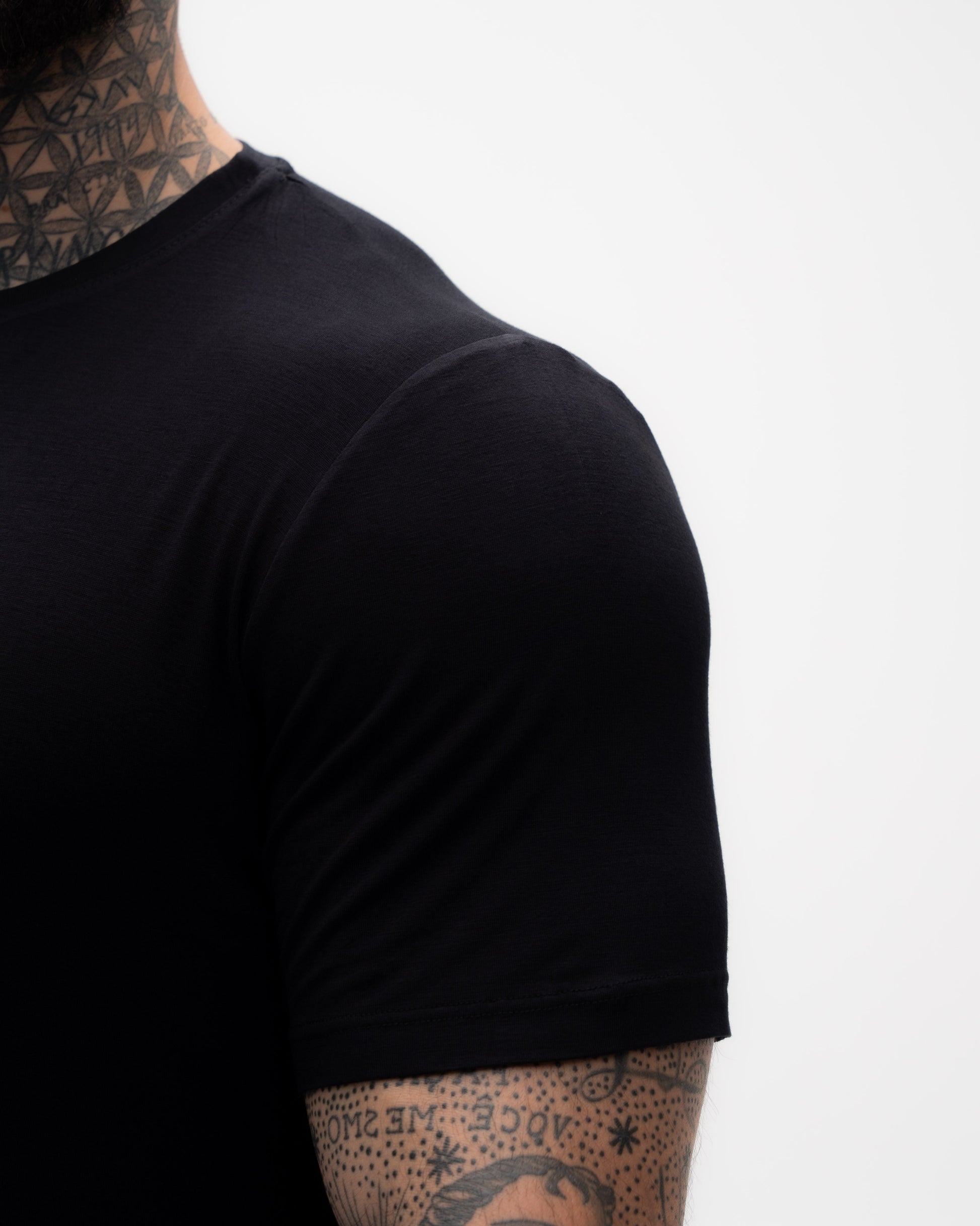 Camiseta Slim Fit Tech Modal Preto Mith Nation