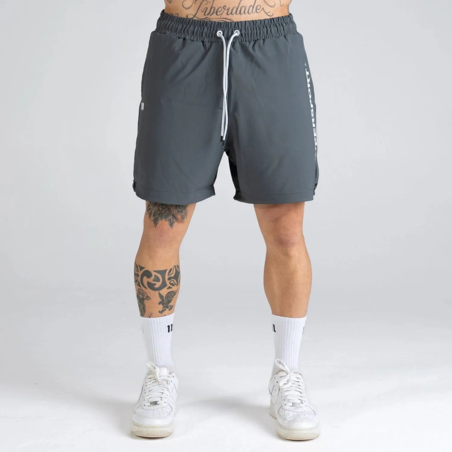 Shorts Tactel Mith Designed For Moviment Chumbo